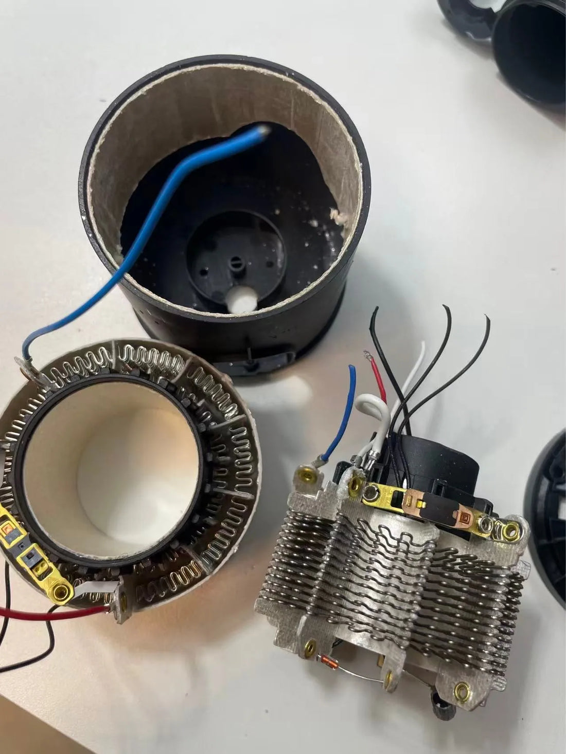 High-speed hair dryer heat dissipation assembly teardown